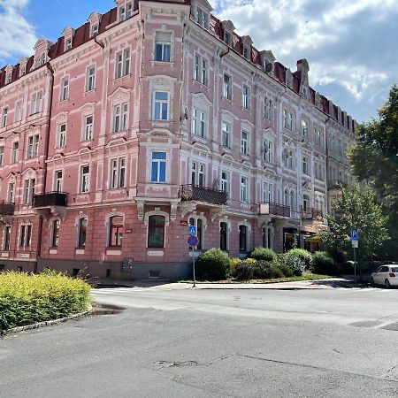 קרלובי וארי Apartment Alice Center מראה חיצוני תמונה