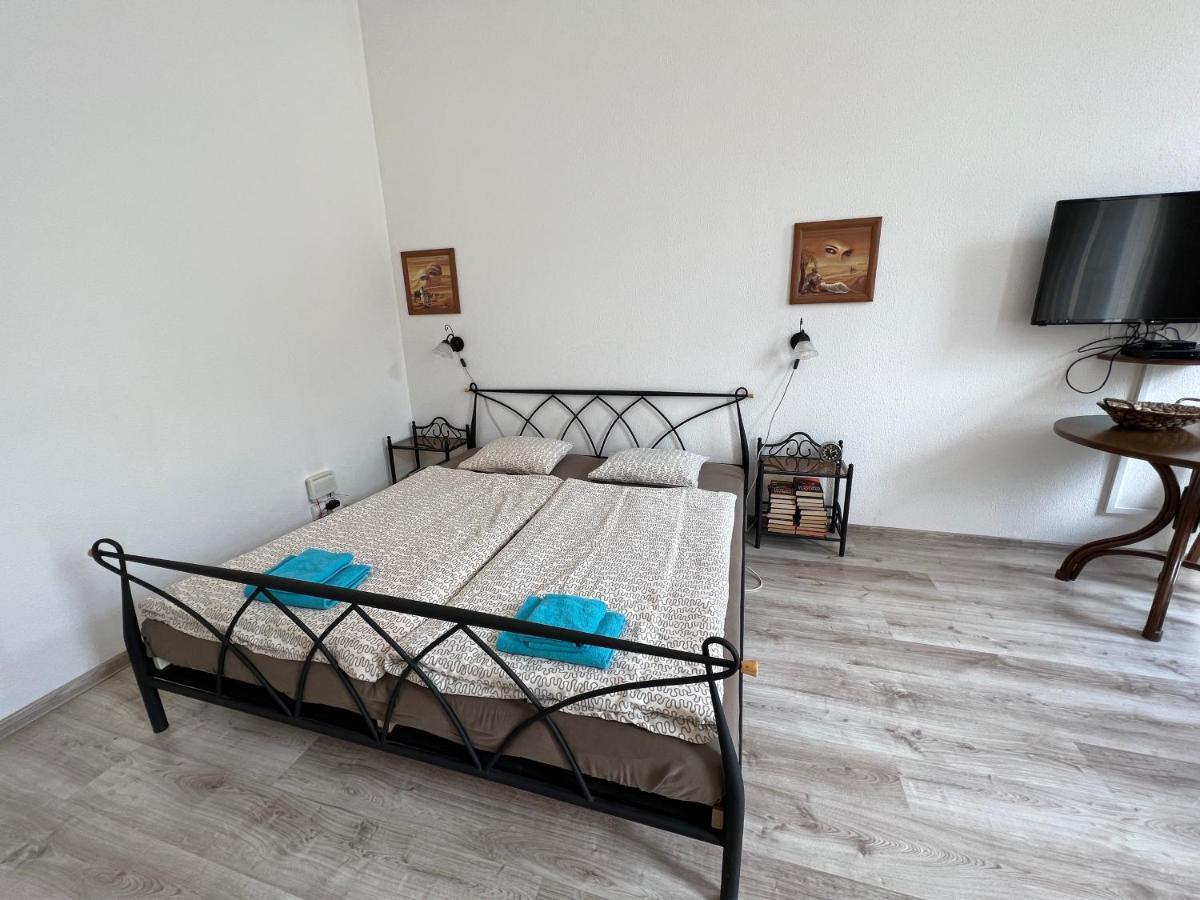 קרלובי וארי Apartment Alice Center מראה חיצוני תמונה