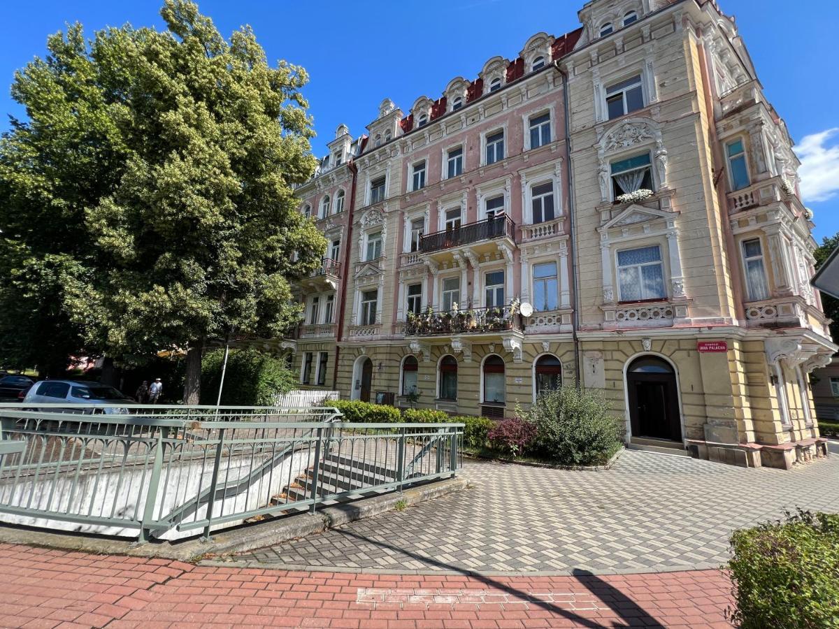 קרלובי וארי Apartment Alice Center מראה חיצוני תמונה
