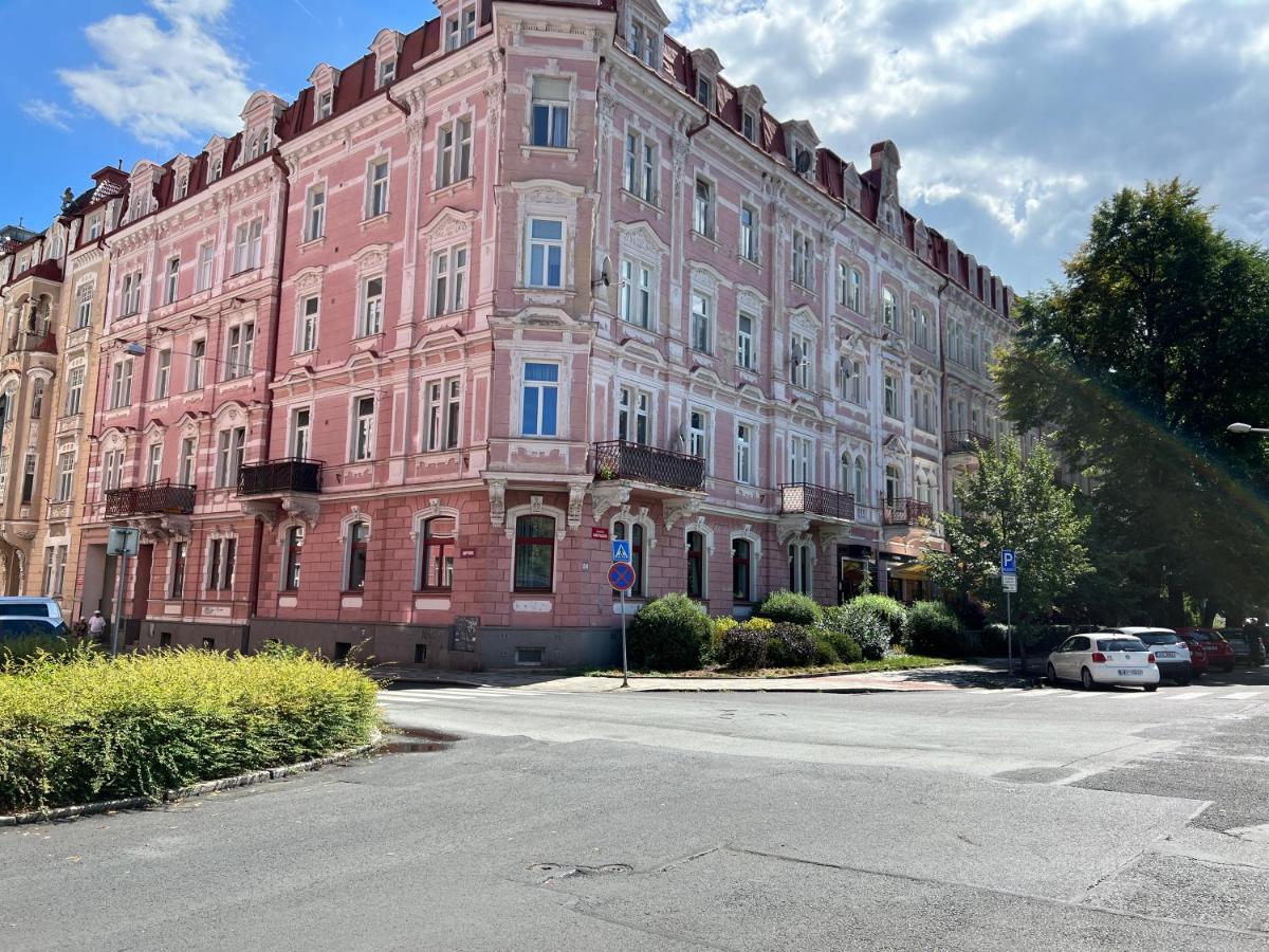 קרלובי וארי Apartment Alice Center מראה חיצוני תמונה